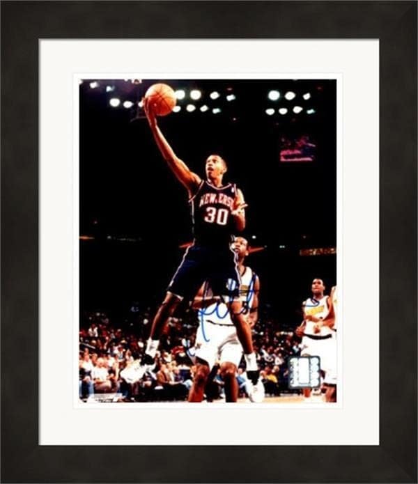 Снимка на Кери Киттлз с автограф 8x10 (Ню Джърси Нетс) 1 в матова рамка - Снимки на НБА с автограф