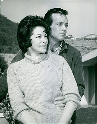 Реколта снимка на Дейвид Янссена със съпругата си Ели Греъм. 1967